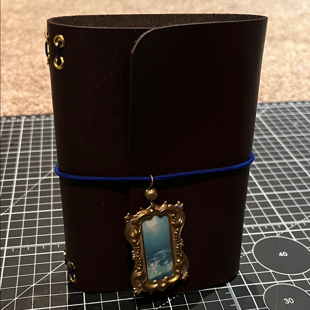 Brown Leather trifold travelling Journal with Blue Accent - Picture 5 of 5